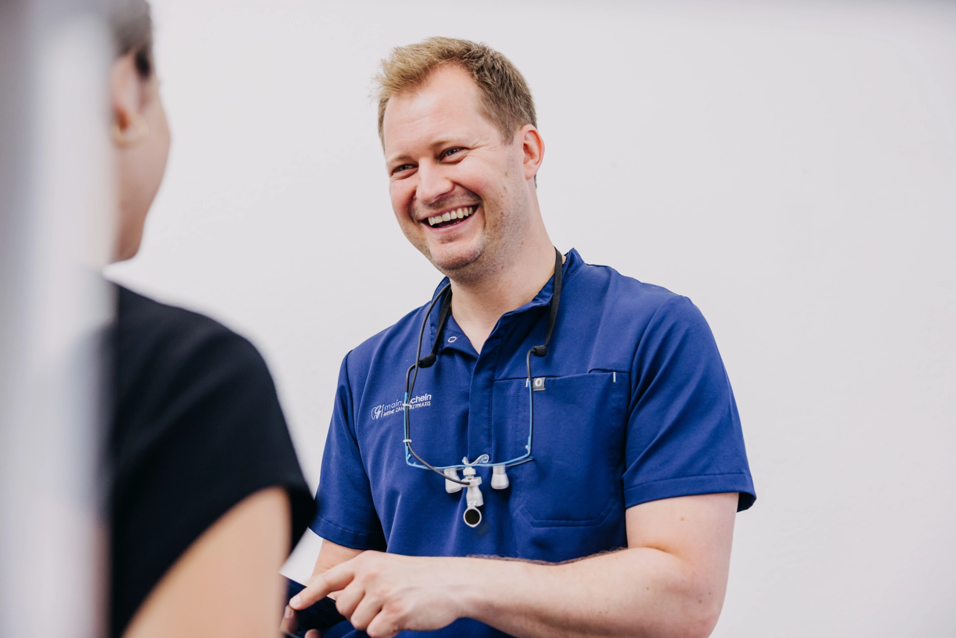 Zahnarztpraxis Main Lächeln - Leistungen:Diagnostik:Startbild